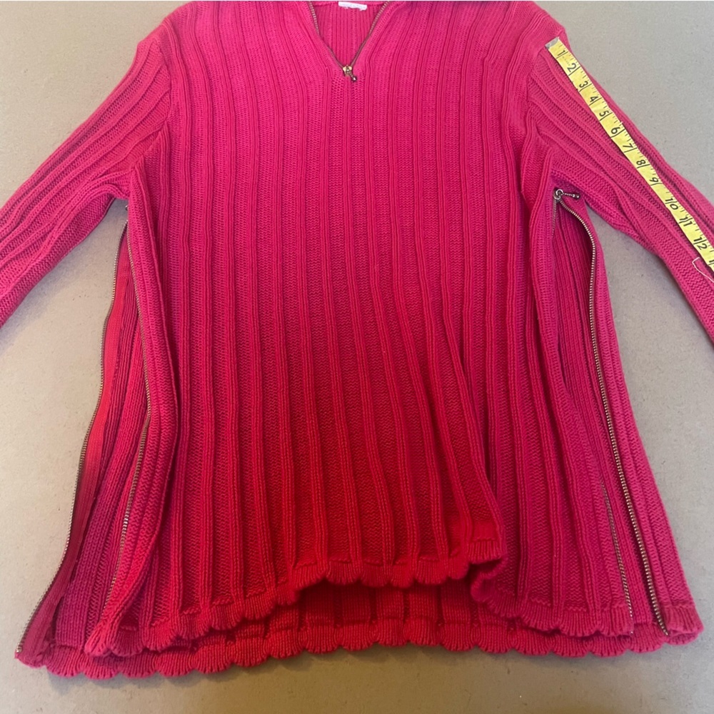 Ribbed Knit Scalloped Hem Longline Red Collared Sweater with Zipper Accents - Picture 6 of 7